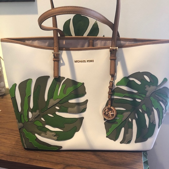 michael kors leaf purse